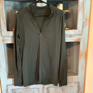 Size 12 half zip lulu long sleeve